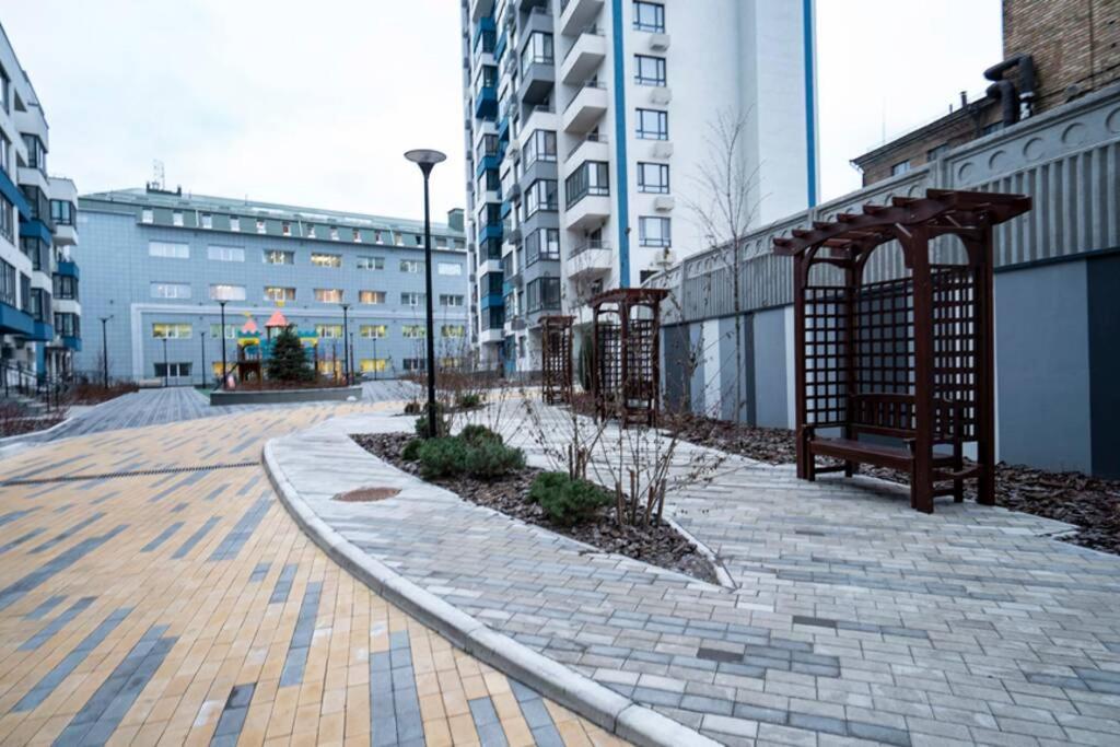 Loft Studio Near Smart Plaza Polytech, Center Киев Екстериор снимка